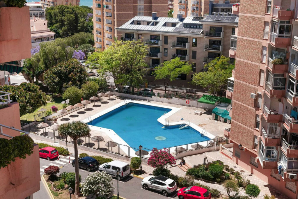 Middle Floor Apartment Benalmadena Málaga - image 14
