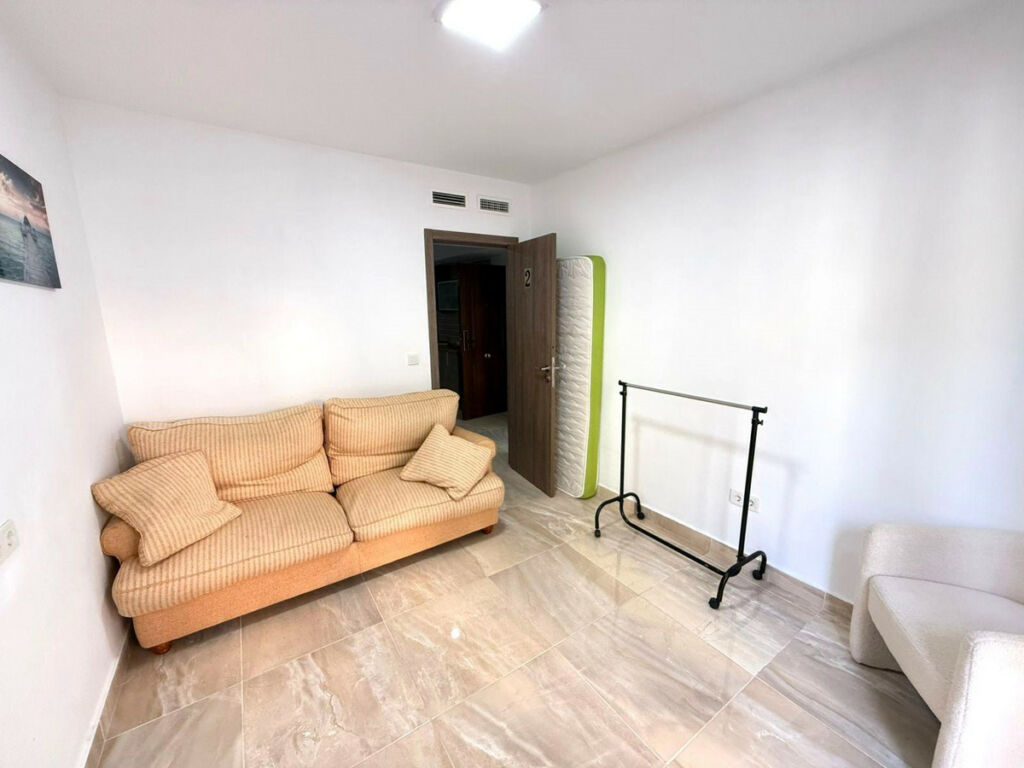 Middle Floor Apartment Torrevieja Alicante - image 14