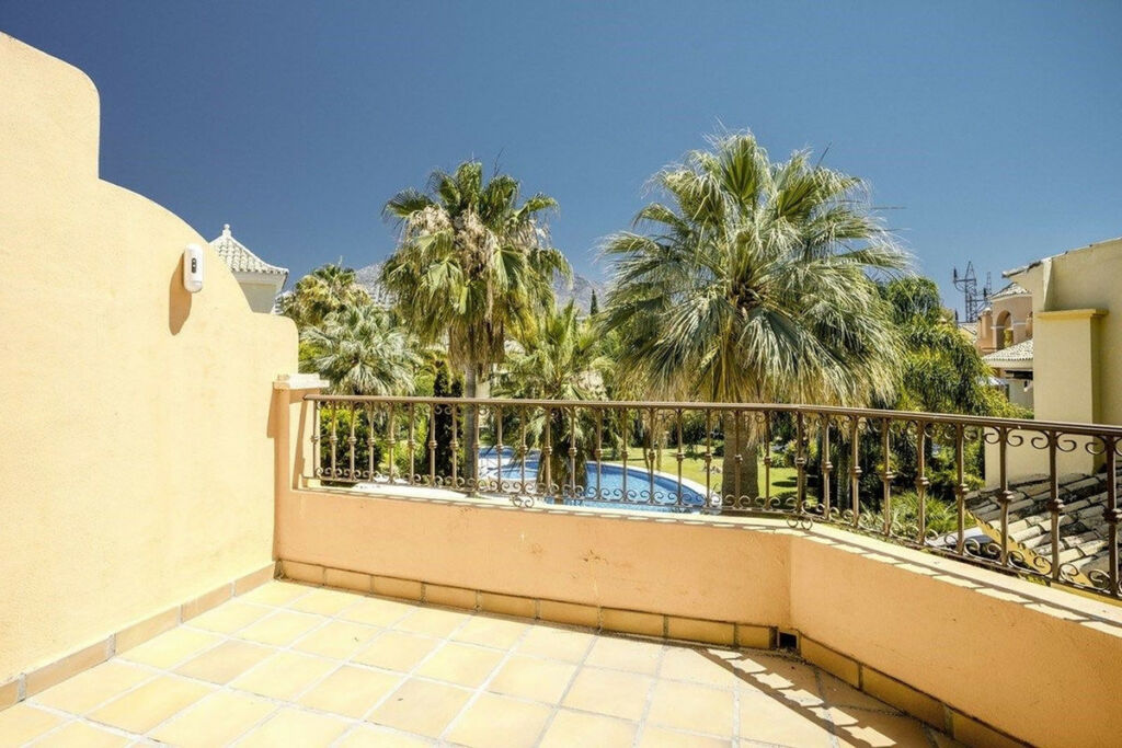Semi-Detached House The Golden Mile Málaga - image 14