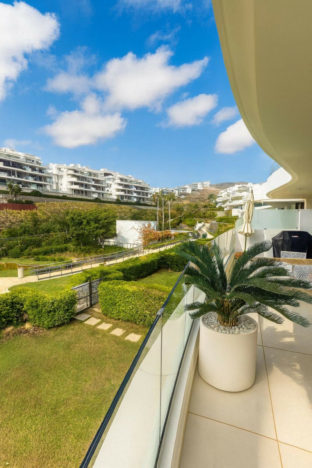 Middle Floor Apartment Higueron Málaga - image 14