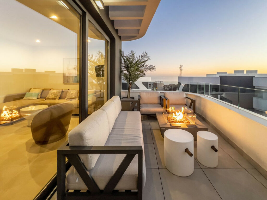 Top Floor Apartment Fuengirola Málaga - image 14