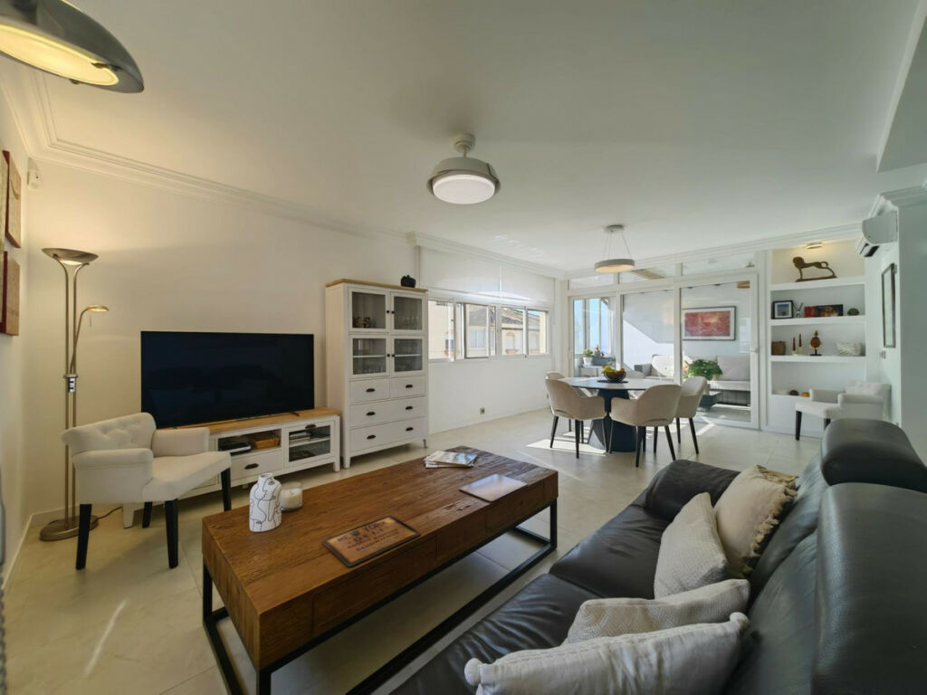 Middle Floor Apartment Estepona Málaga - image 14