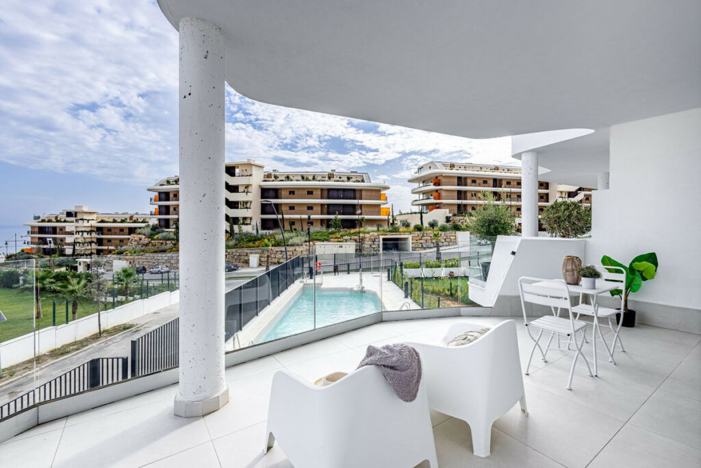 Middle Floor Apartment Higueron Málaga - image 14
