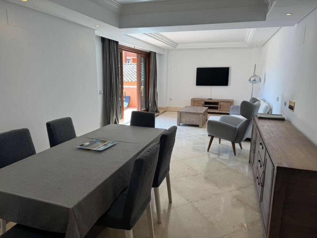 Middle Floor Apartment New Golden Mile Málaga - image 14