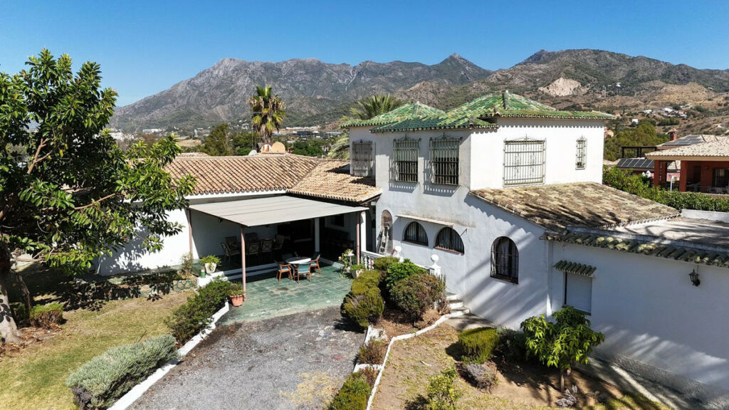 Detached Villa Marbella Málaga - image 14