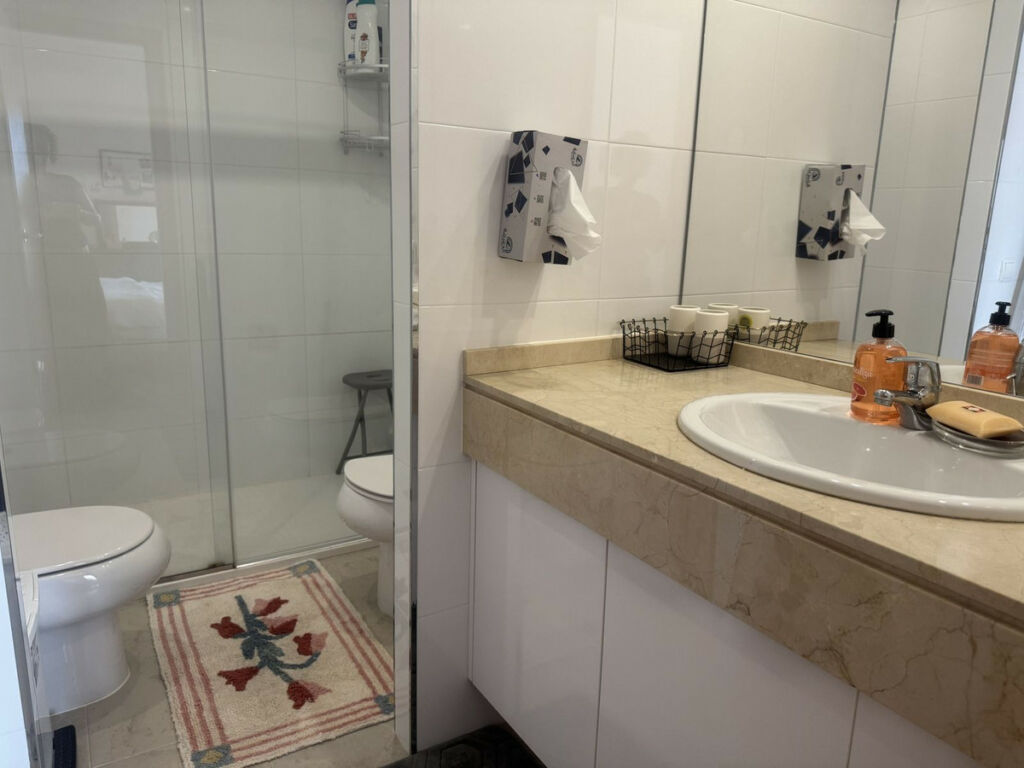 Middle Floor Apartment Selwo Málaga - image 10