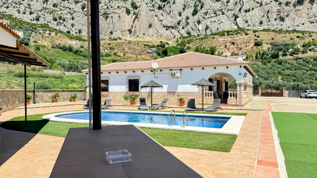 Detached Villa Valle de Abdalajis Málaga - image 13