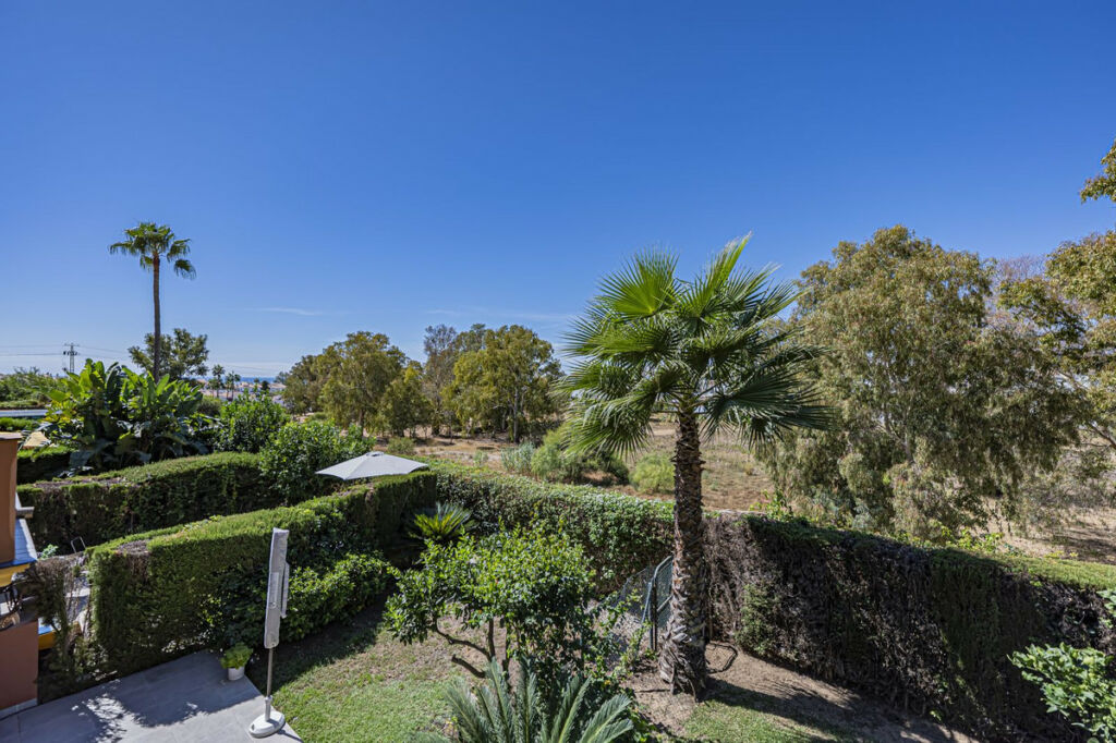 Townhouse Atalaya Málaga - image 14
