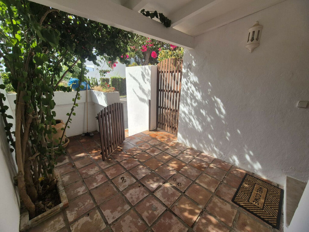 Townhouse Guadalmina Baja Málaga - image 14