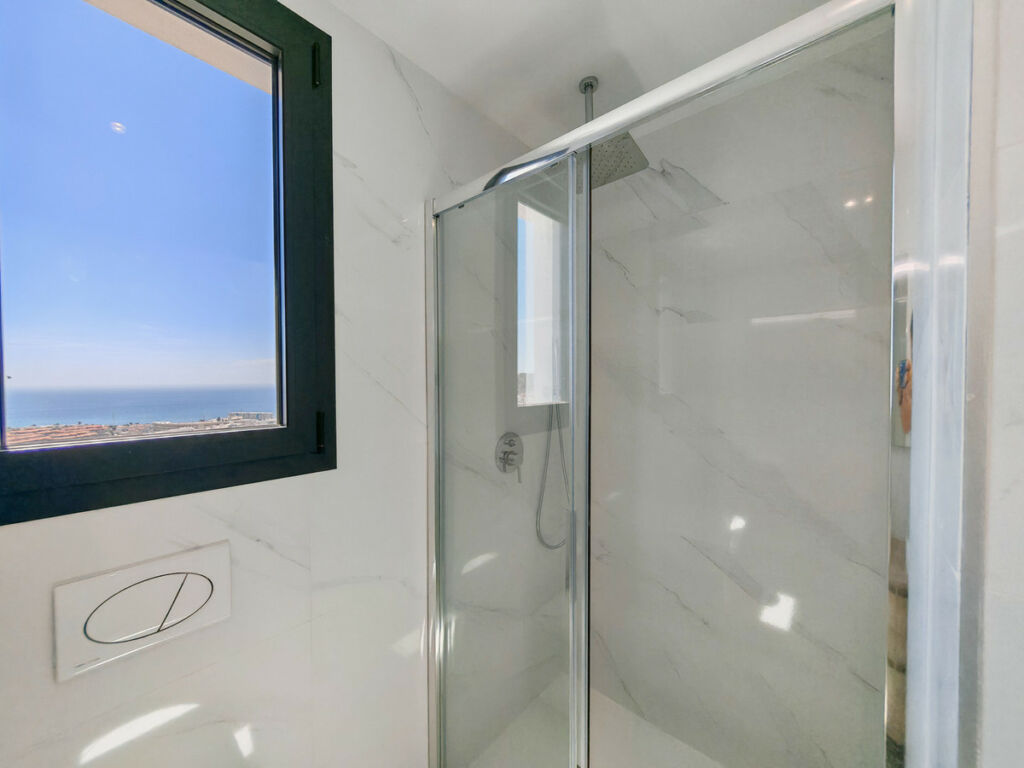 Middle Floor Apartment Fuengirola Málaga - image 14