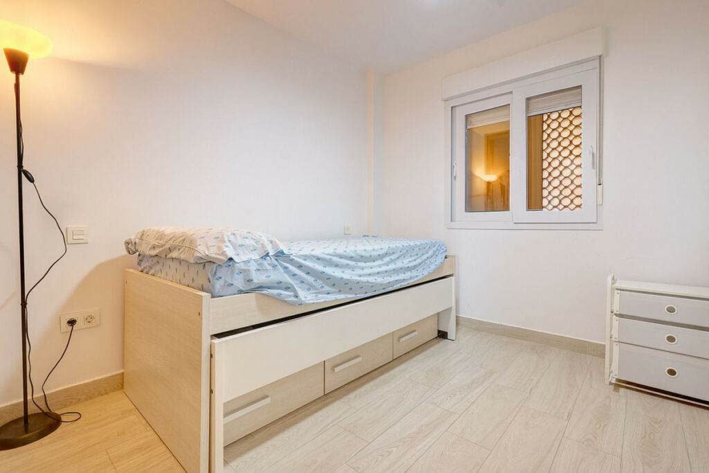 Middle Floor Apartment Los Boliches Málaga - image 14