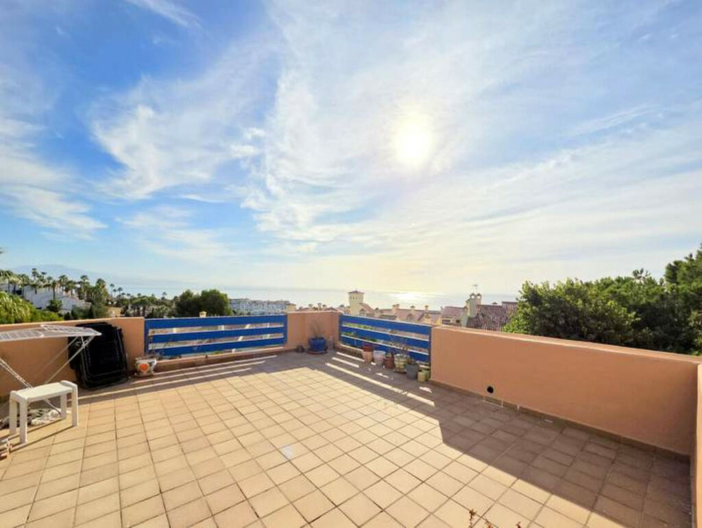 Middle Floor Apartment La Duquesa Málaga - image 14