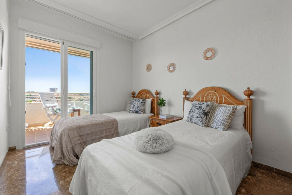 Middle Floor Apartment El Campello Alicante - image 15