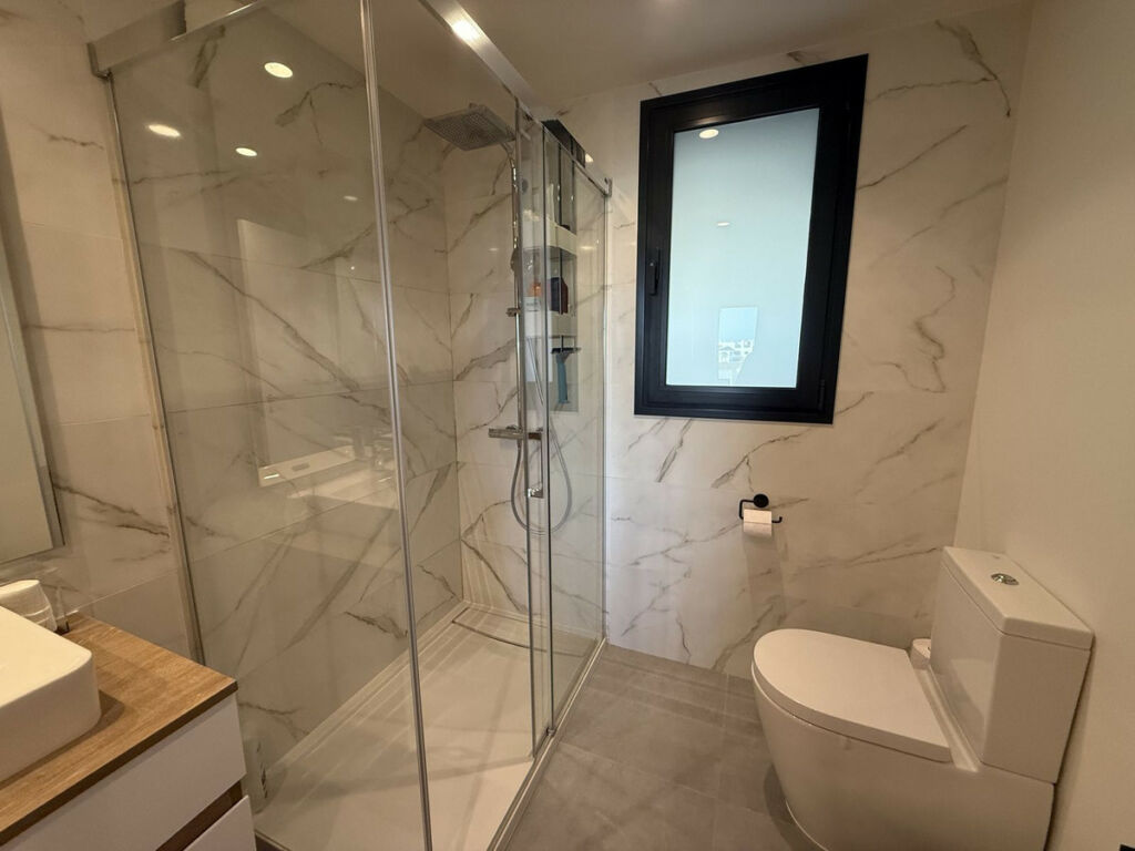 Middle Floor Apartment Estepona Málaga - image 15