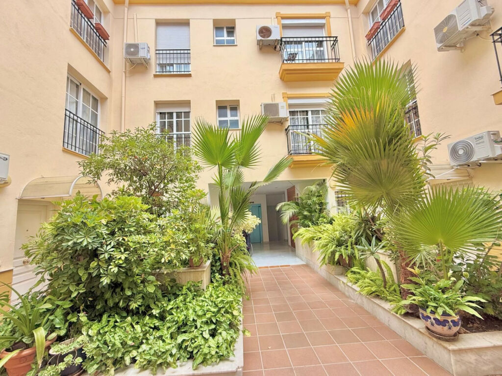 Middle Floor Apartment Fuengirola Málaga - image 15