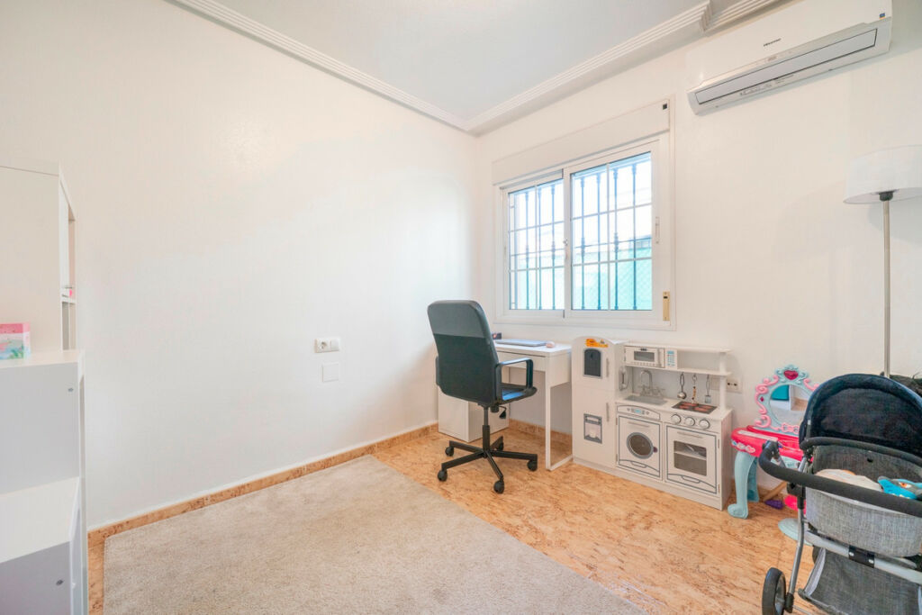 Townhouse Guardamar del Segura Alicante - image 15