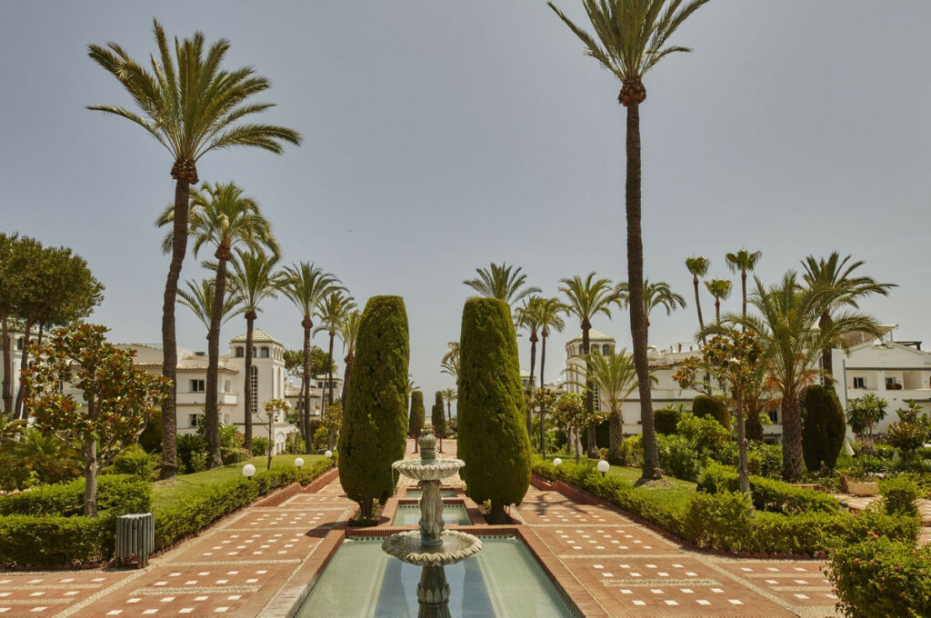 Middle Floor Apartment Estepona Málaga - image 15