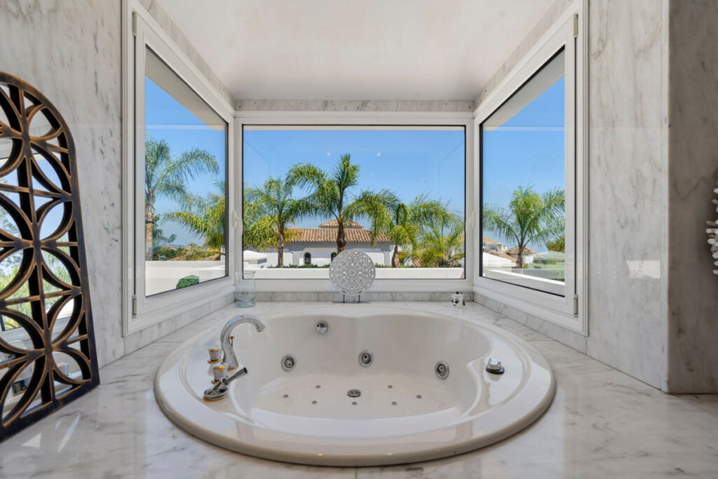 Detached Villa Benahavís Málaga - image 15