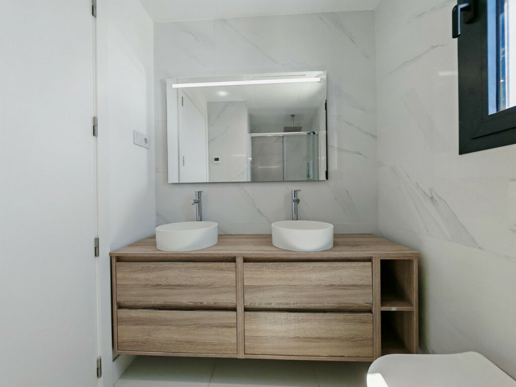 Middle Floor Apartment Fuengirola Málaga - image 15