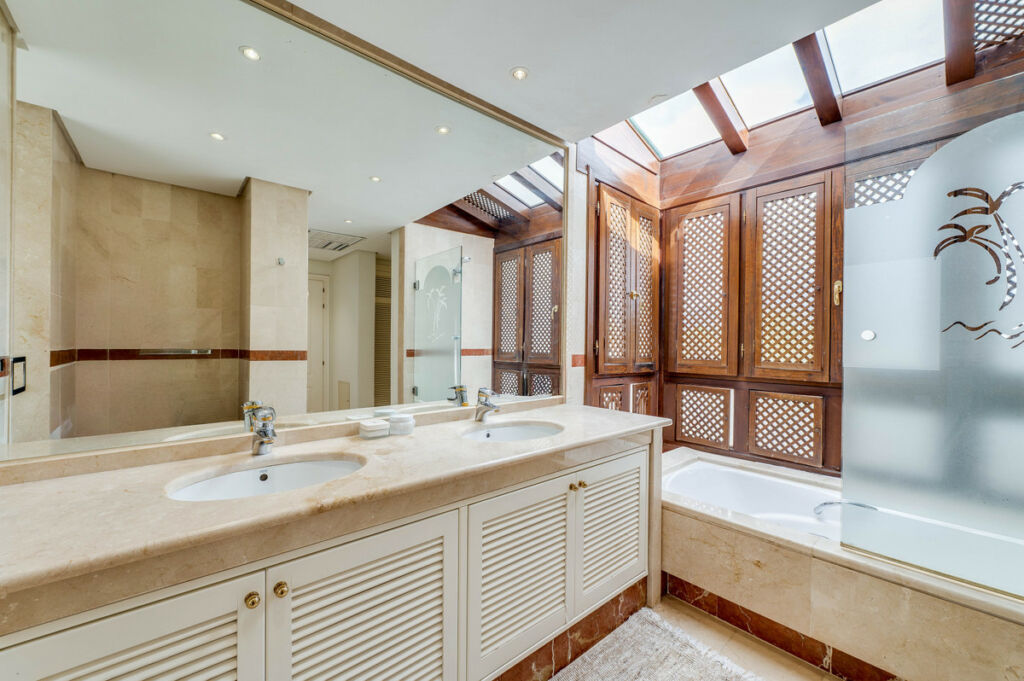 Penthouse Duplex Puerto Banús Málaga - image 15
