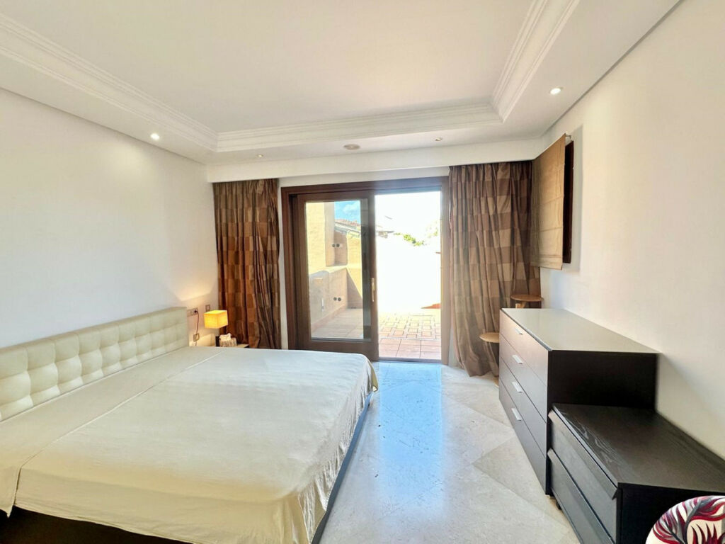 Penthouse Estepona Málaga - image 15