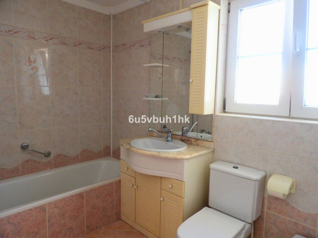 Detached Villa Fuengirola Málaga - image 15