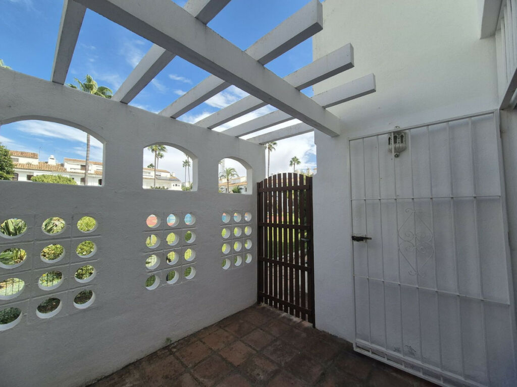 Townhouse Guadalmina Baja Málaga - image 15