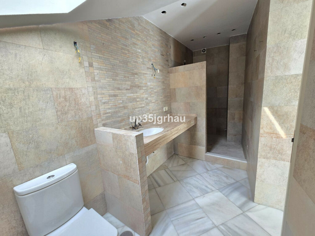 Top Floor Apartment Estepona Málaga - image 15