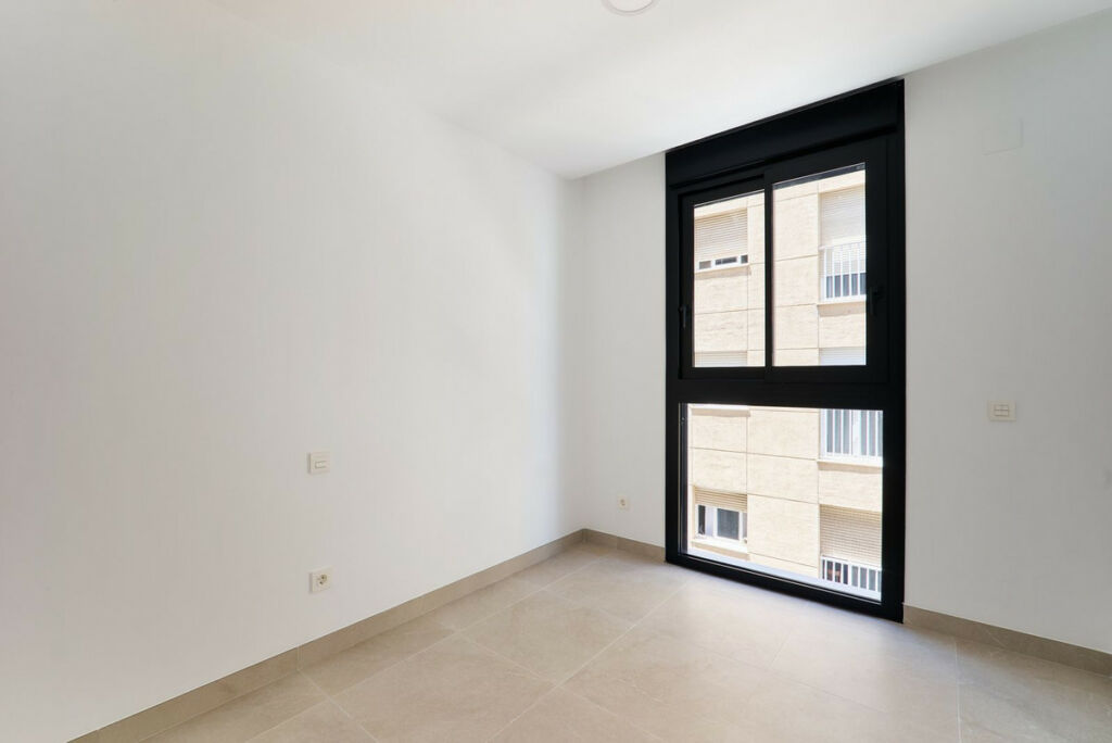 Middle Floor Apartment Estepona Málaga - image 15