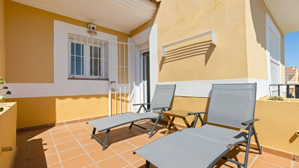 Townhouse La Duquesa Málaga - image 15