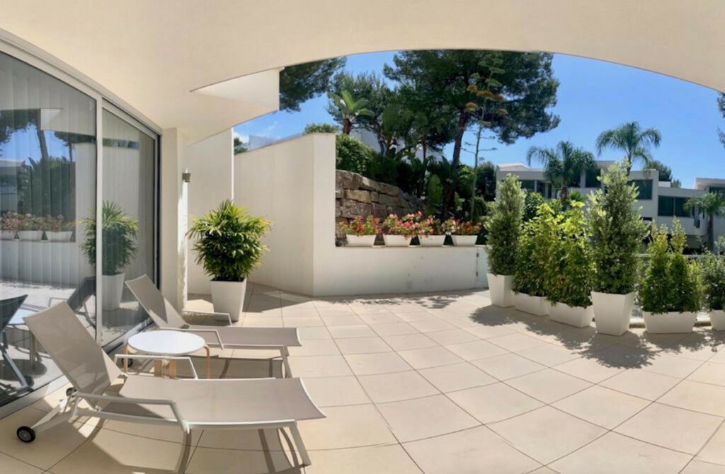 Townhouse Nagüeles Málaga - image 15