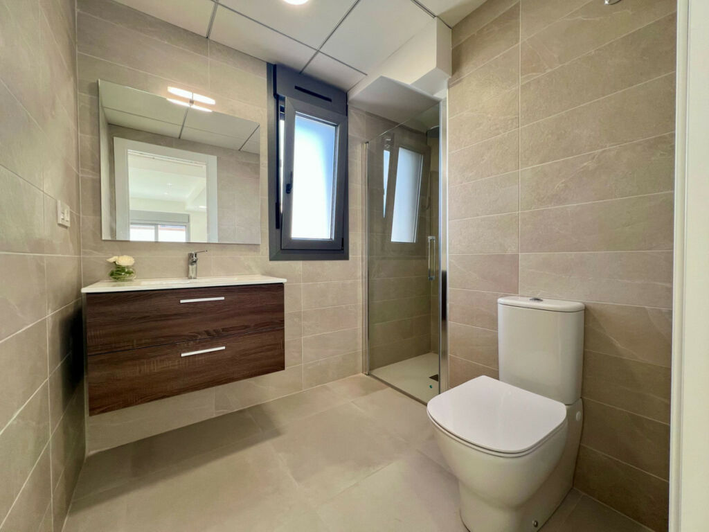 Detached Villa La Zenia Alicante - image 15