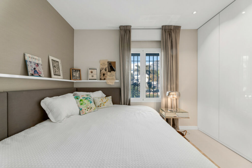 Middle Floor Apartment The Golden Mile Málaga - image 15