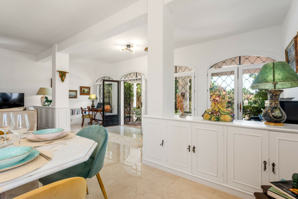 Detached Villa Nueva Andalucía Málaga - image 15