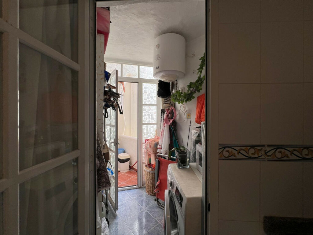 Middle Floor Apartment Benalmadena Málaga - image 15