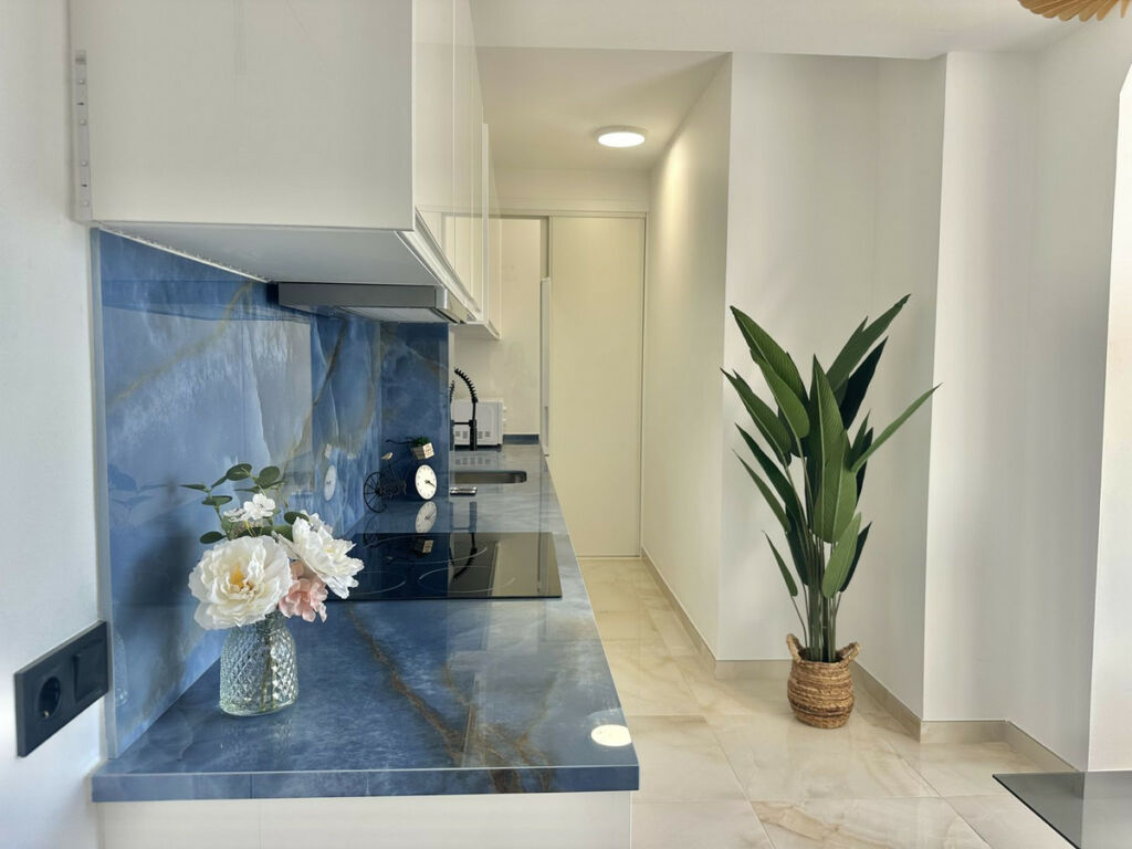 Middle Floor Apartment Calahonda Málaga - image 14