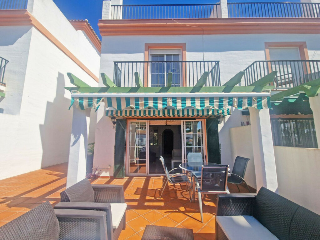 Semi-Detached House Cabopino Málaga - image 13