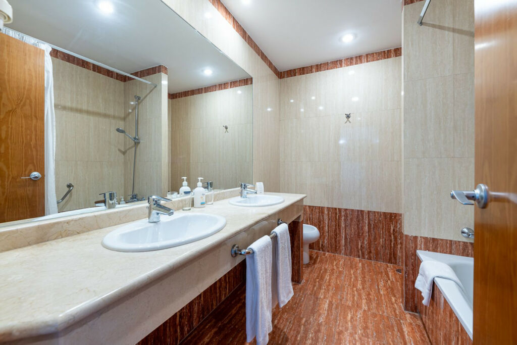 Top Floor Apartment Benahavís Málaga - image 15