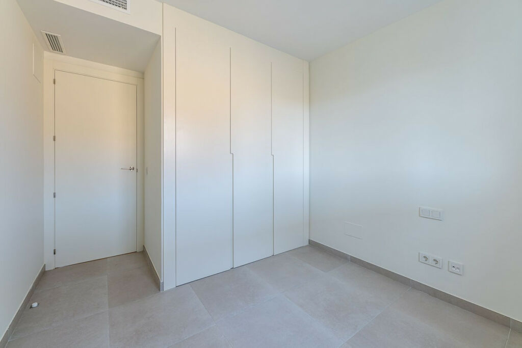 Middle Floor Apartment Calanova Golf Málaga - image 15