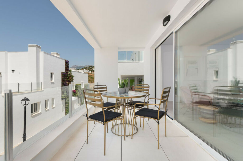 Middle Floor Apartment Altos de los Monteros Málaga - image 15