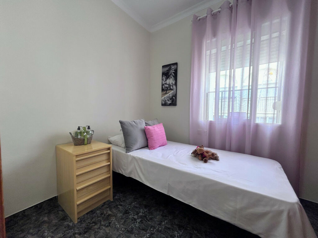 Middle Floor Apartment Estepona Málaga - image 14