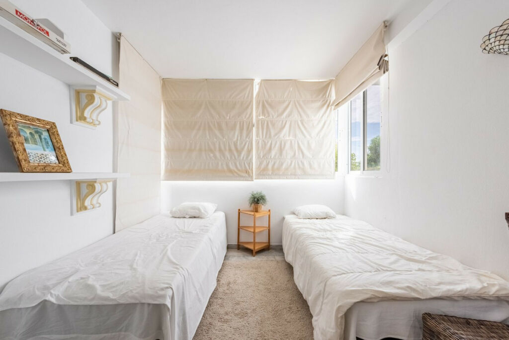 Middle Floor Apartment Bel Air Málaga - image 15