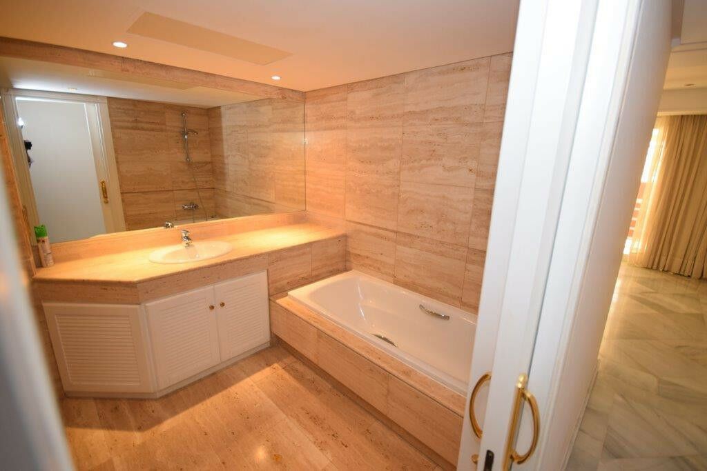 Duplex Marbella Málaga - image 15