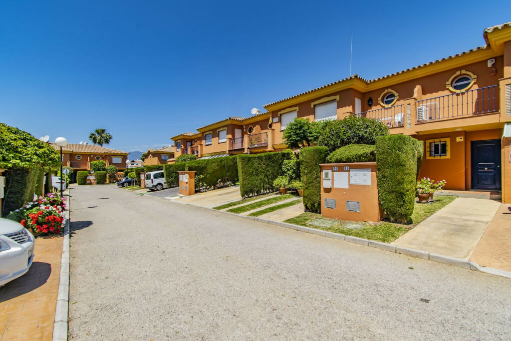 Townhouse Atalaya Málaga - image 15