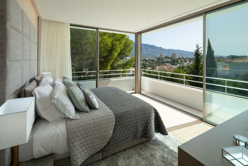 Detached Villa Aloha Málaga - image 15