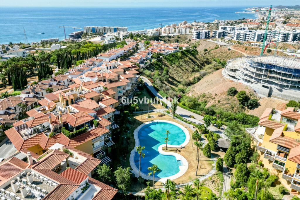 Penthouse Higueron Málaga - image 16