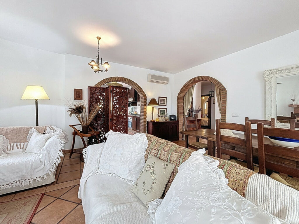 Detached Villa Canillas de Albaida Málaga - image 16