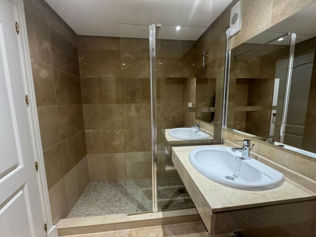 Middle Floor Apartment Manilva Málaga - image 15