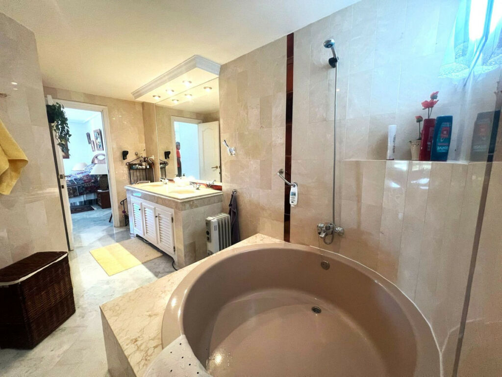 Penthouse Duplex Bel Air Málaga - image 16