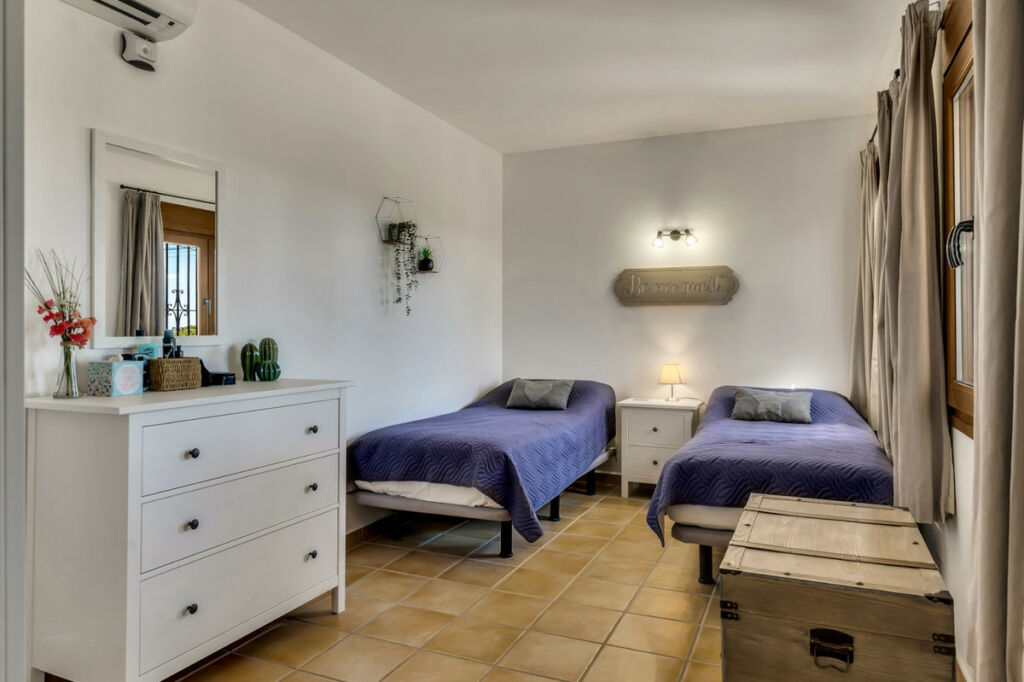 Detached Villa La Fustera Alicante - image 15